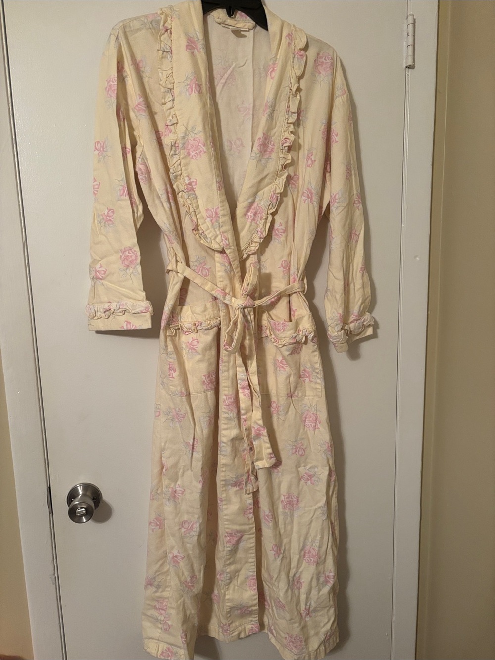 Victoria's Secret Yellow Robe with Pink Rose Print and Ruffle Trim Vtg Cotton